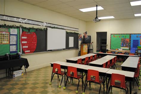 Desk arrangement Classroom Layout, Classroom Setting, Classroom Design, Classroom Organization ...