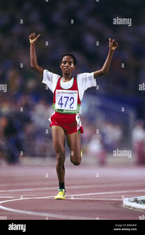 Tulu, Derartu, * 21.3.1972, Ethiopian athlete (athletics), full length ...