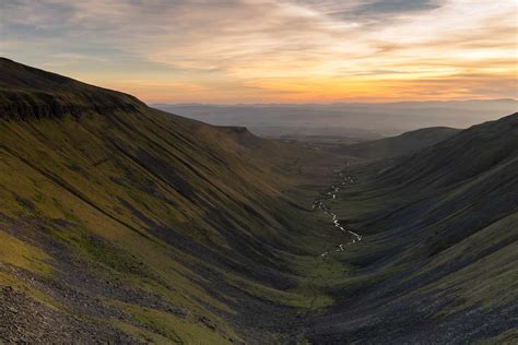 High Cup Nick in the North Pennines, England | Natural landmarks ...