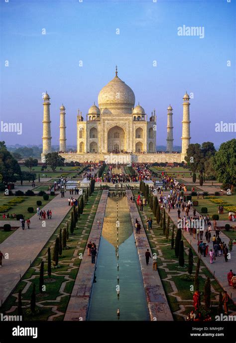 Taj mahal aerial hi-res stock photography and images - Alamy