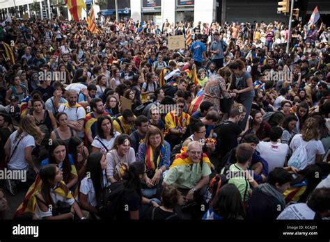 Barcelona, Spain. 02nd Oct, 2017. On October 3th, Barcelona, thousands ...