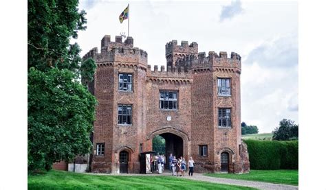 Lullingstone Castle & The World Garden - Eynsford - Visit Heritage