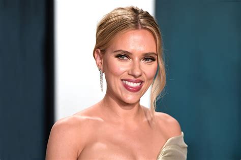 Scarlett Johansson Opens Up About How Adult Acne Affected Her Self-Image