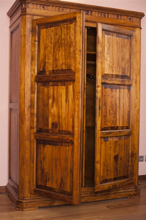 Free Stock Photo 8920 Old rustic wooden wardrobe | freeimageslive