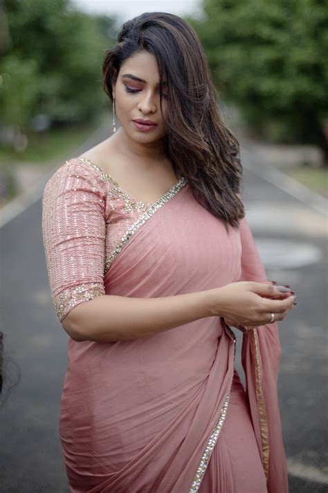 VJ Maheswari Chanakyan in peach colour saree photos