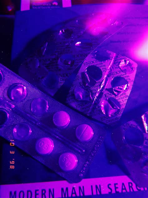 Playing with my LED for maximum aesthetic : r/opiates