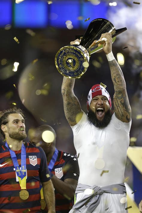 Tim Howard elected to US Soccer Hall of Fame - Yahoo Sports