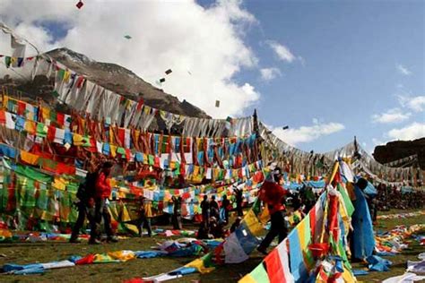 Saga Dawa Festival at Lhasa and Mt. Kailash - Go To Tibet