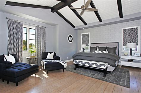 20 Beautiful Gray Master Bedroom Design Ideas