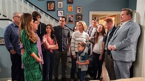 Modern Family Season 11 (2019) – Movie Reviews Simbasible