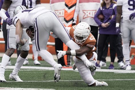 WATCH: Texas’ Jahdae Barron takes an interception all the way to the house - Burnt Orange Nation