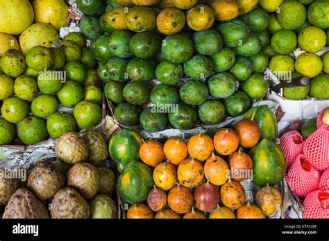 A lot of tropical fruits in outdoor market in Sri-Lanka Stock Photo - Alamy