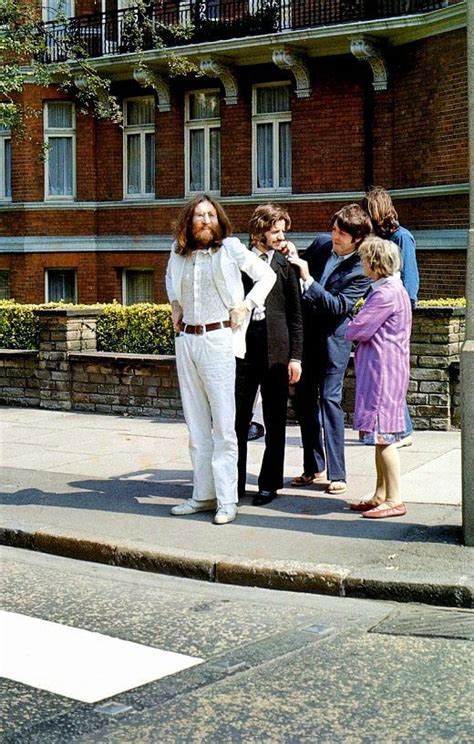 Rare Shots of the Abbey Road Cover Photo Session | The beatles, Beatles abbey road, Abbey road