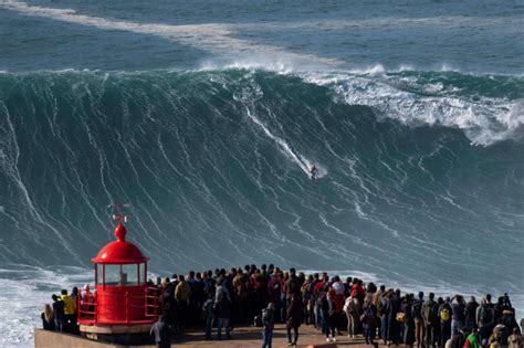 Vidéos. Nazaré : déferlante de surfeurs de l'extrême, l'exploit de la ...