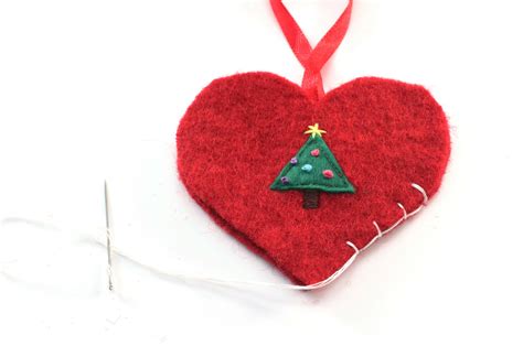 DIY heart shaped Christmas ornaments - I Can Sew This