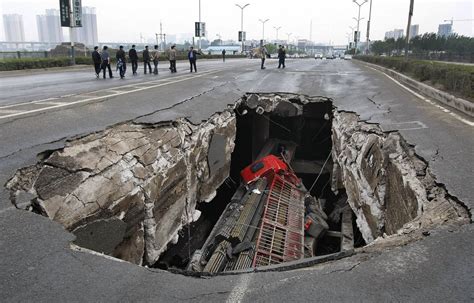 Massive sinkholes wreak havoc | Around the worlds, Changchun, Jilin