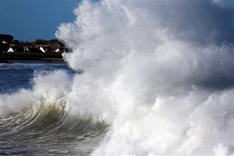 Summer storm brings gale force winds | Guernsey Press