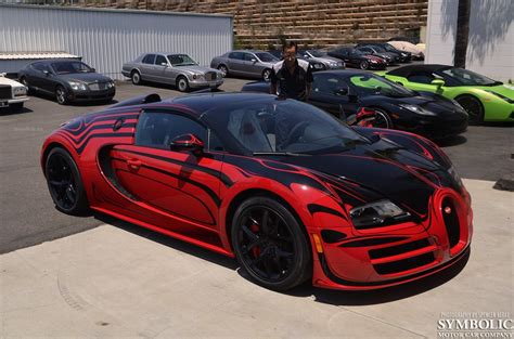 Video: Red and Black Bugatti Veyron L'Or Blanc Style Delivered - GTspirit