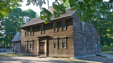 What is a Saltbox House? History, Characteristics, and More