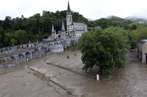 Floods Close Religious Pilgrimage Site in Lourdes, France | Weather.com