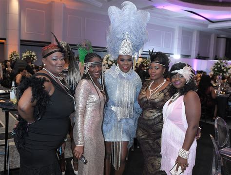 10 Beauty Moments From The Bawse Conference’s “Harlem Nights” Gala - Essence | Essence