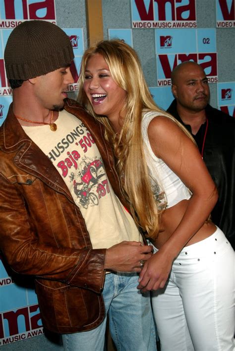 Enrique Iglesias and Anna Kournikova, 2002 | Celebrity Couples at the MTV VMAs | POPSUGAR ...