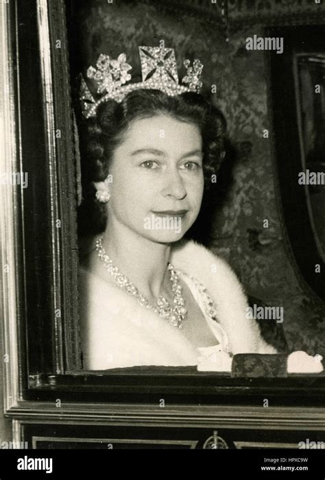 Queen elizabeth 1950s hi-res stock photography and images - Alamy