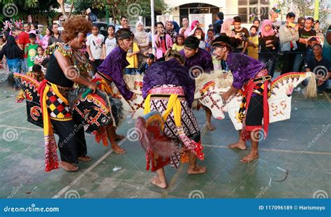 Kuda Lumping Dance editorial stock image. Image of indonesia - 117096189