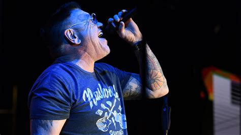 Smash-Mouth-Sänger Steve Harwell liegt im Sterben | STERN.de