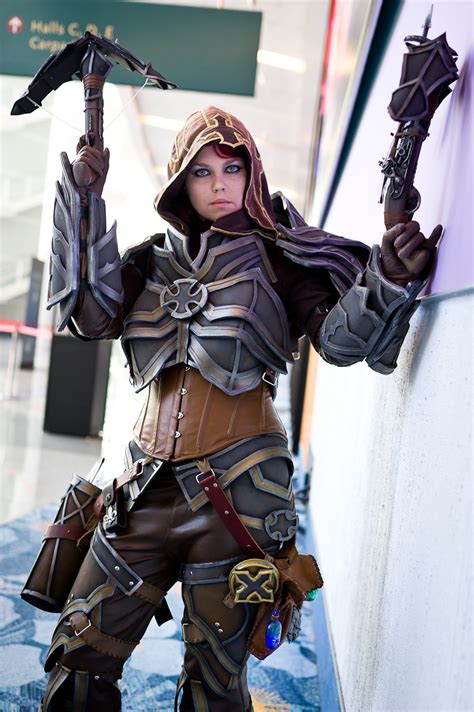 Diablo Cosplay - Diablo III Demon Hunter - 8 - Obsolete Gamer