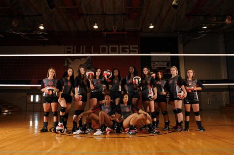 The Mirror | Varsity volleyball team advances into playoffs