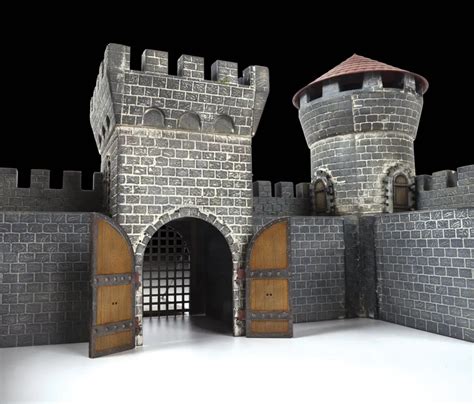 Zvezda - 8512 - Medieval Stone Castle - 1/72 Scale Model