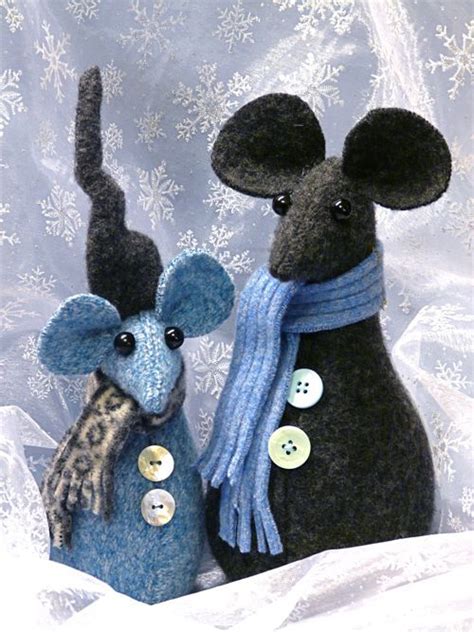 Christmas Mice | Christmas mouse, Mouse crafts, Christmas sewing