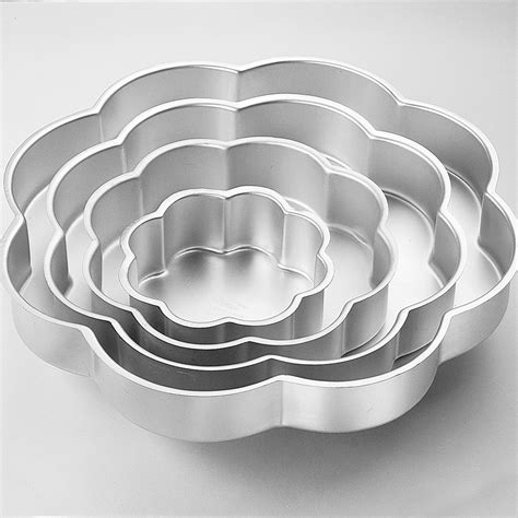 Wilton Performance Pans Flower Cake Pan, 4-Piece Petal Shaped Set of 17, 12.75 70896211347 | eBay