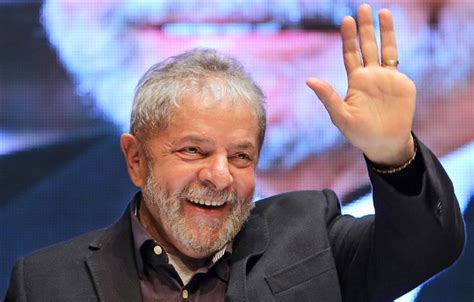 Bolsonaro afunda, Lula dispara e fica próximo de ganhar no 1º turno em pesquisa Ipec/Estadão