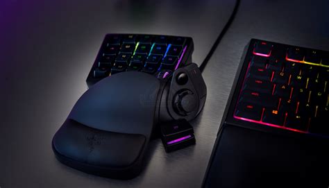 Razer Tartarus V2: Keypad gaming con 32 teclas meca-membranosas e iluminación RGB