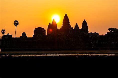 Angkor Wat Sunrise: Tips and Tricks for Taking the Best Photos - Julia's Album