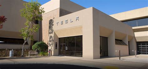 Tesla is outgrowing its Palo Alto headquarters and Musk says it looks ...