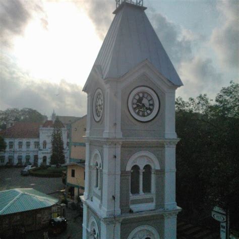 Faculty of Medicine - University of Colombo - Faculté de Médecine à Colombo