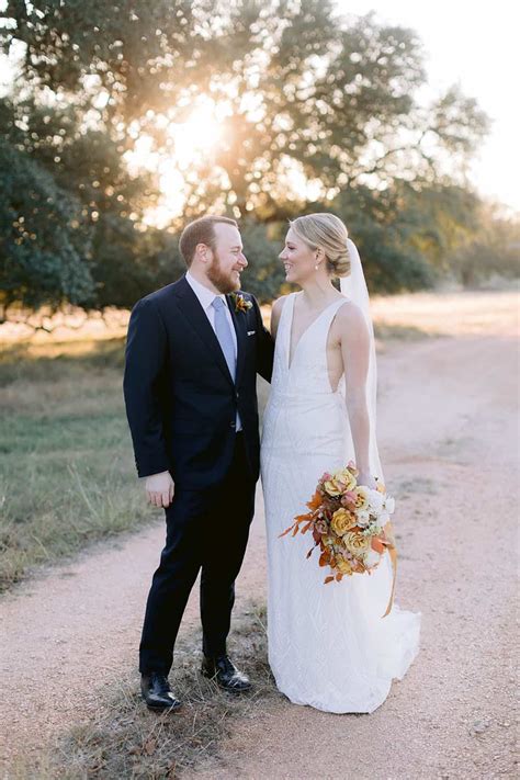 Texas Hill Country Wedding At The Bride's Family Home ⋆ Ruffled