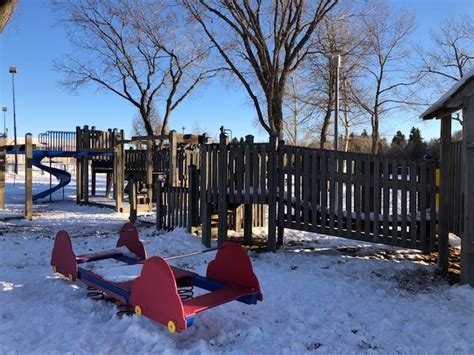 Edmonton Playgrounds - Lynnwood Park