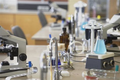 What Is a Pathologist Technician? - Woman