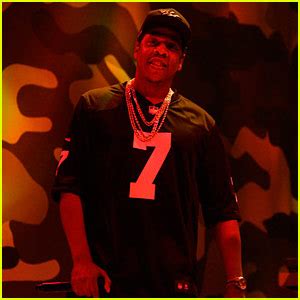 Jay-Z Supports Colin Kaepernick During ‘SNL’ Performances – Watch Now ...