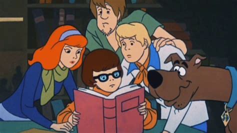 Scooby Doo Where Are You! Season one restored intro - YouTube