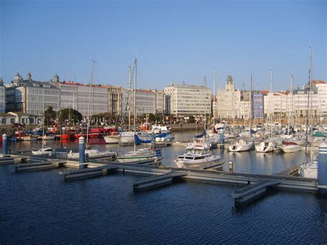 File:Port La Coruña.JPG - Wikimedia Commons