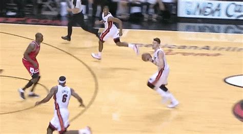 Lebron James Dunk GIF - Find & Share on GIPHY