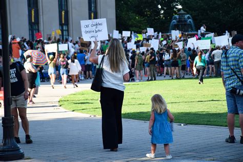 Hundreds gather in downtown Nashville to protest SCOTUS decision ...