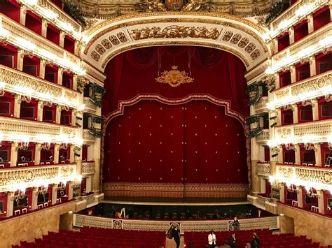 Teatro di San Carlo | Accidentally Wes Anderson