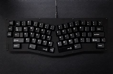 black on black on black : r/MechanicalKeyboards