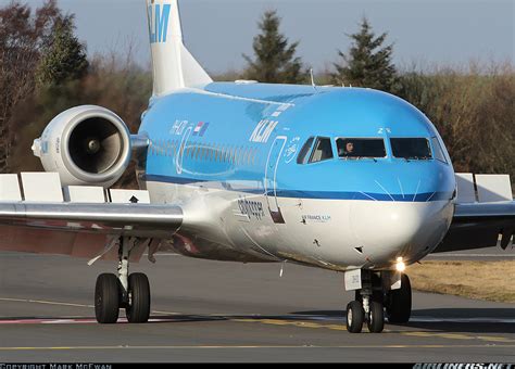 Fokker 70 (F-28-0070) - KLM Cityhopper | Aviation Photo #2394628 | Airliners.net